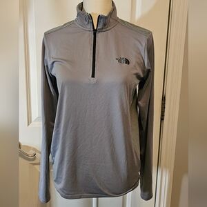 The North Face Mountain Athletics 1/4 zip Gray Shirt Men's Small